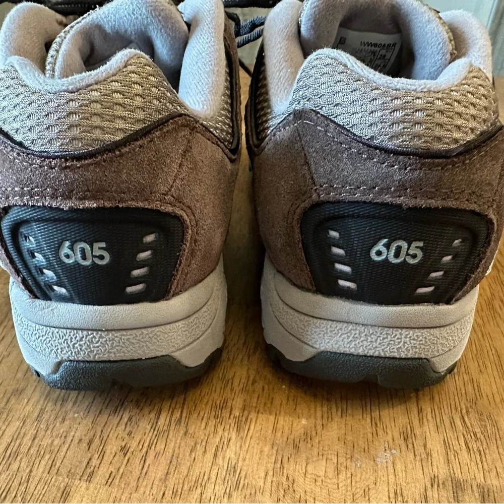 New Balance 605 Abzorb Brown Suede Trail Shoes - Picture 5 of 6